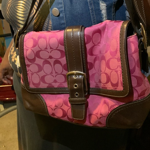 Coach - Picture 1 of 1